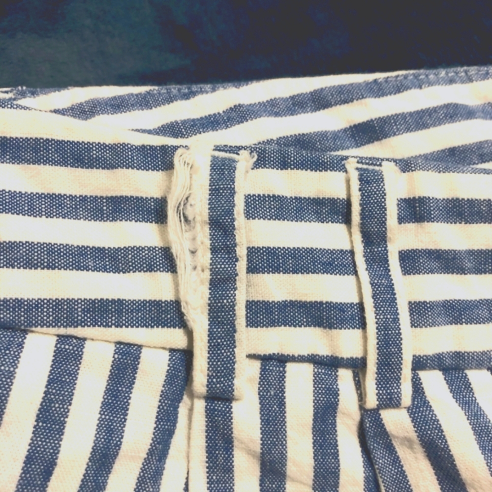 Exress Linen Striped Shorts - Picture 4 of 5